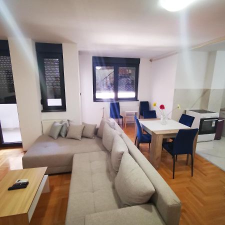 Riviera Apartments Ni Buitenkant foto