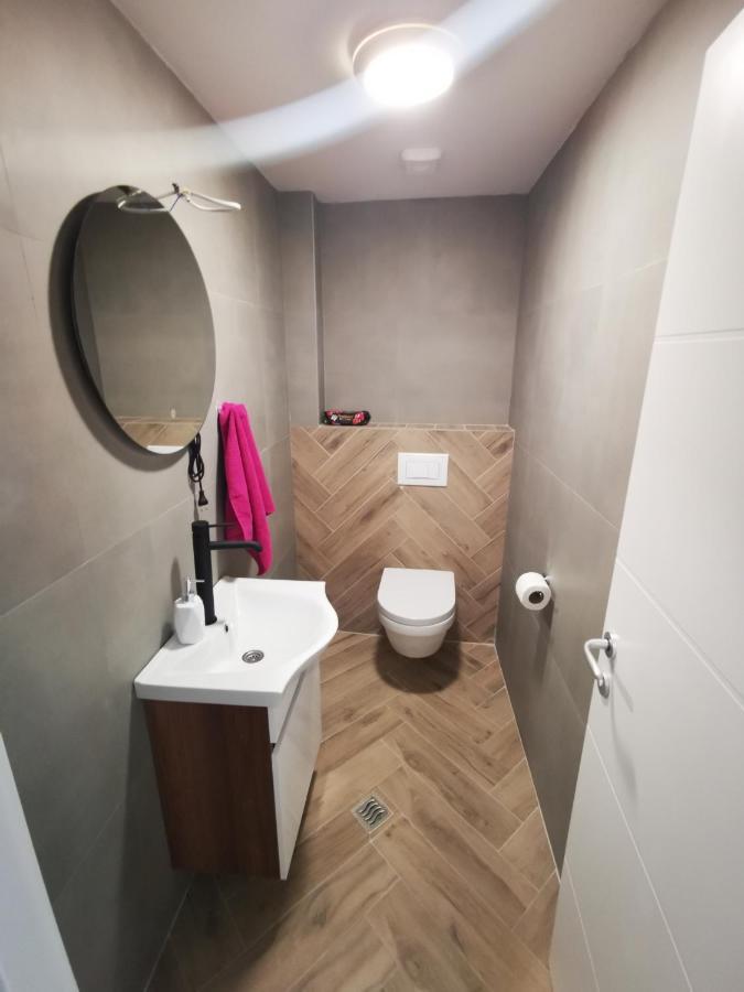 Riviera Apartments Ni Buitenkant foto