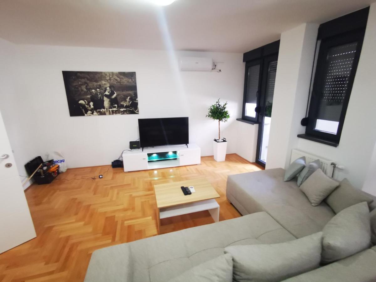 Riviera Apartments Ni Buitenkant foto