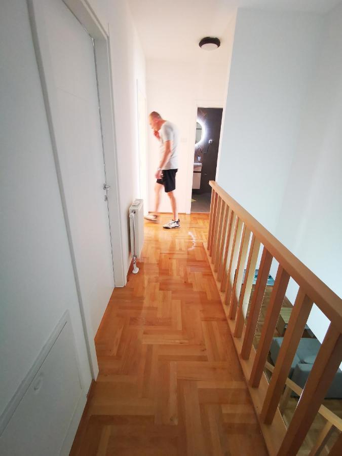 Riviera Apartments Ni Buitenkant foto