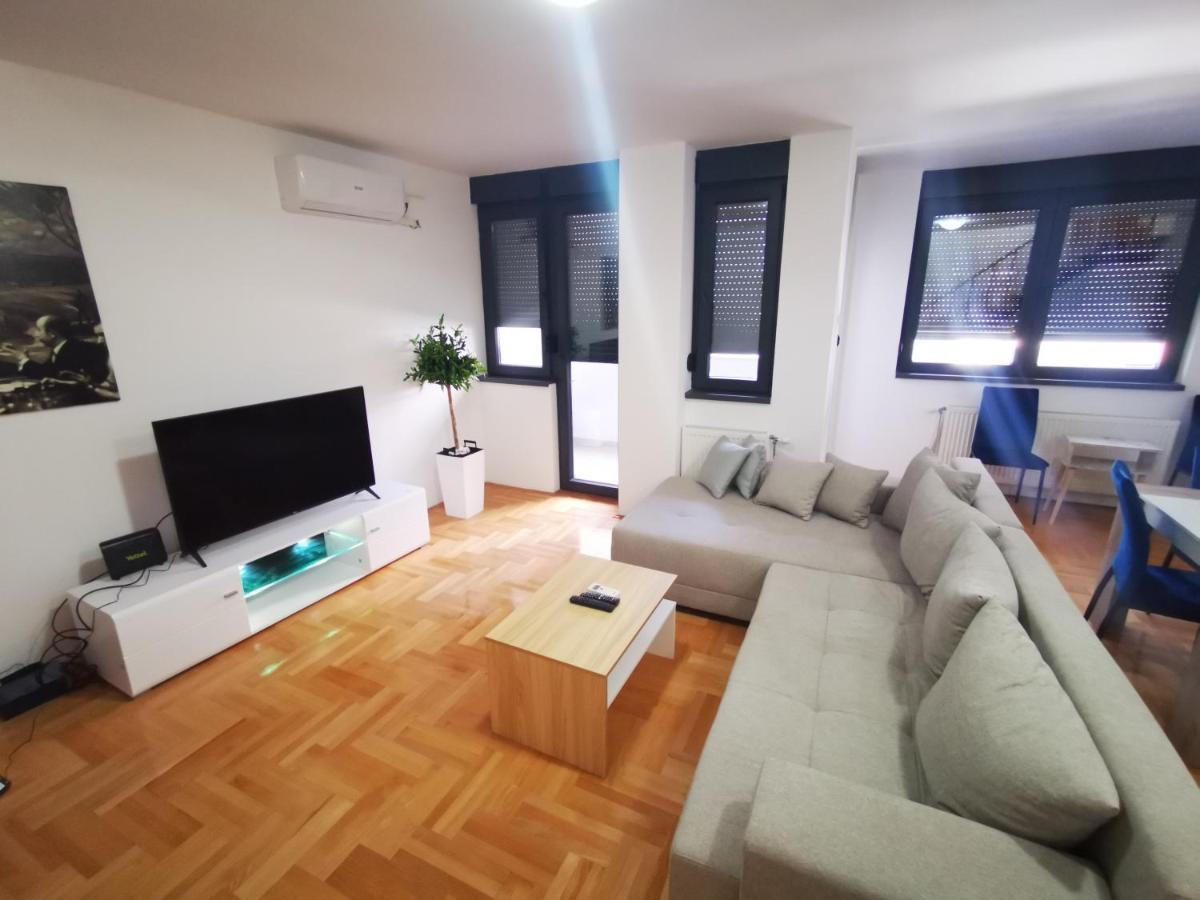 Riviera Apartments Ni Buitenkant foto